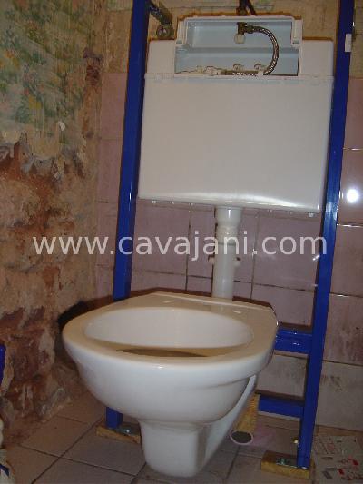 Ensuite, pose d'un systme neuf et aux normes. C'est dj mieux, mais ce n'est qu'un dbut!!!  - RENOVATION CUISINE MUR WC